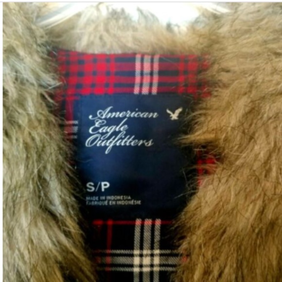 American Eagle Outfitters Faux Fur Vest Small Beige Brown Plaid Lined Open Front - Picture 3 of 4